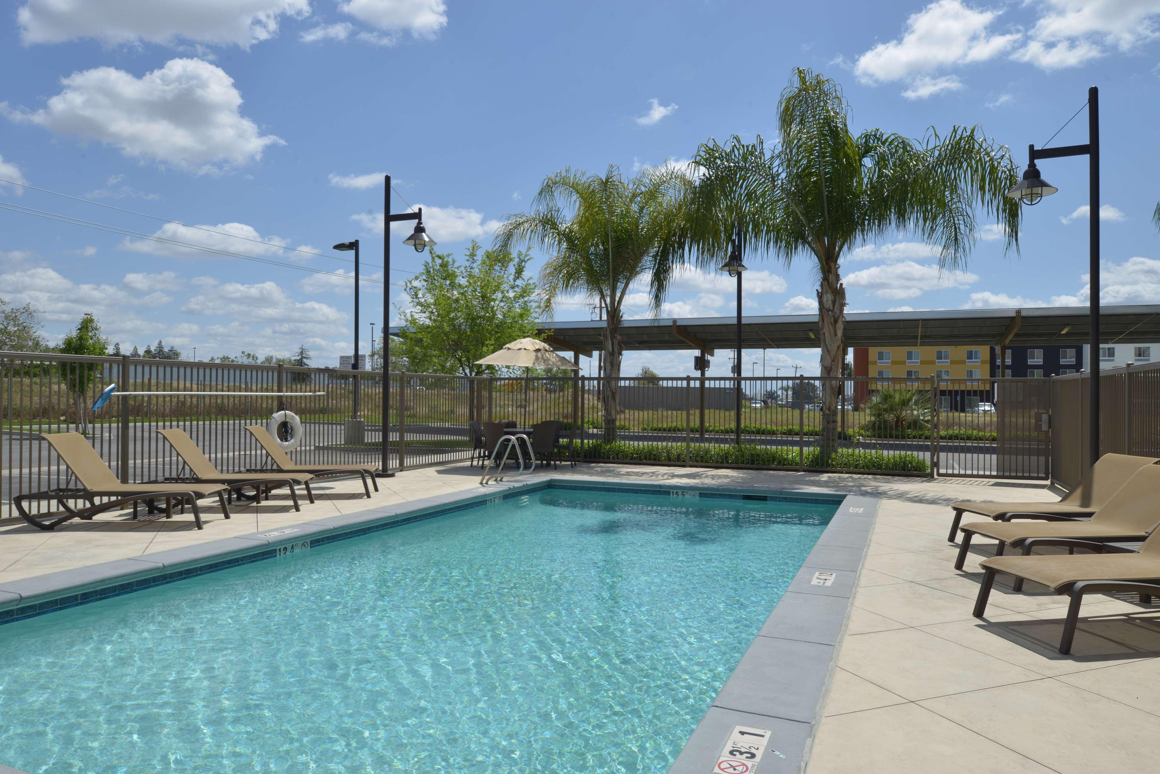 Hampton Inn And Suites Bakersfield North-Airport Exterior foto